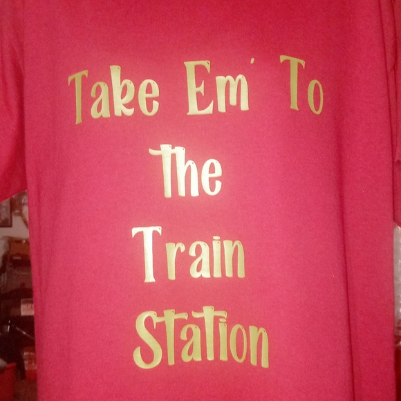 Maroon/gold "take him to the train station" men's large - Picture 5 of 10